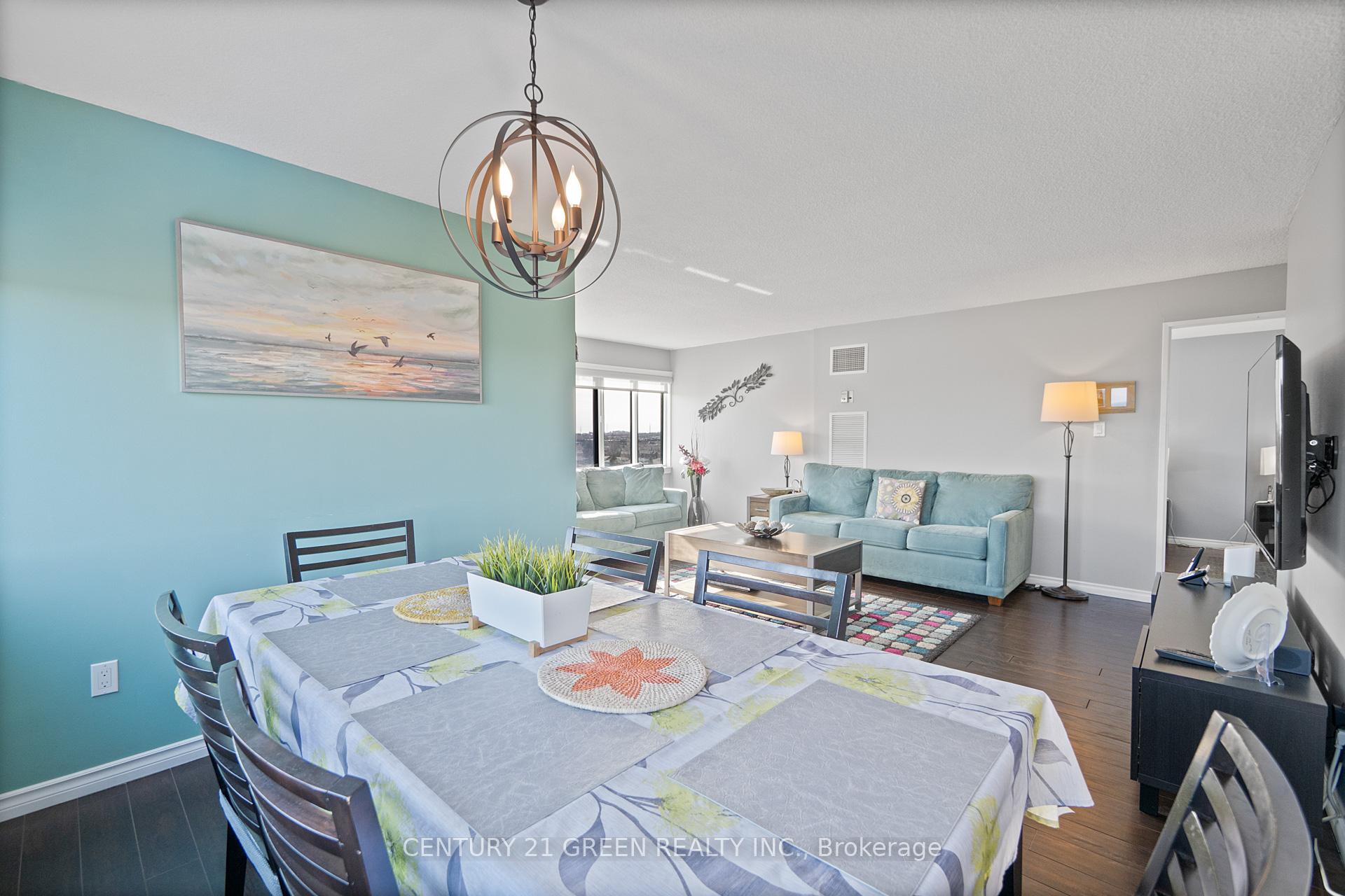 4 Bedrooms Condo at 1300 Mississauga Valleys, Mississauga For sale
