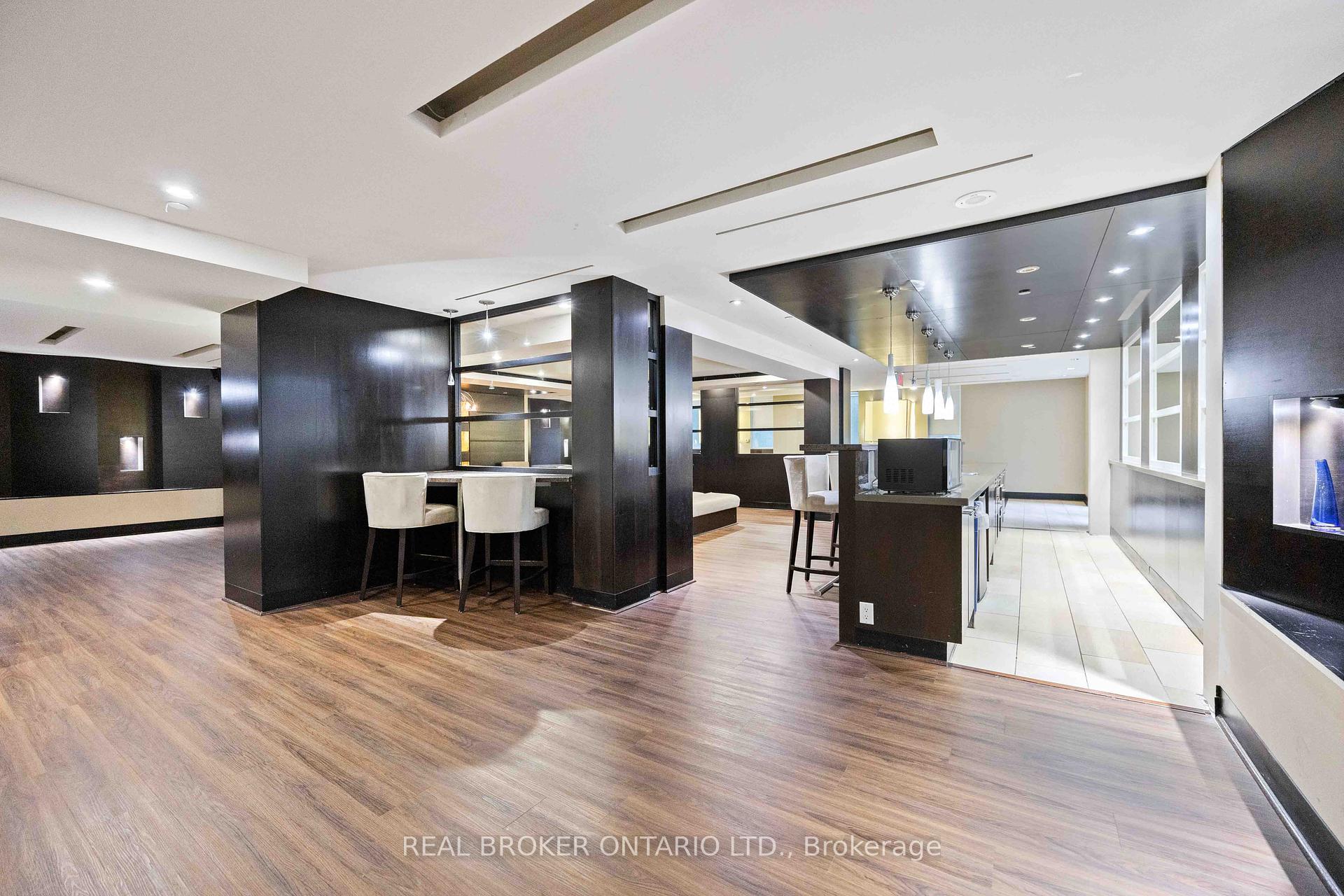 2 Bedrooms Condo at 18 Yonge,  Toronto For sale