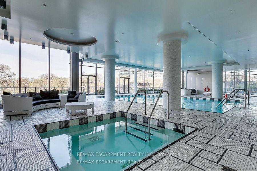 2 Bedrooms Condo at 88 Park Lawn, Toronto For sale