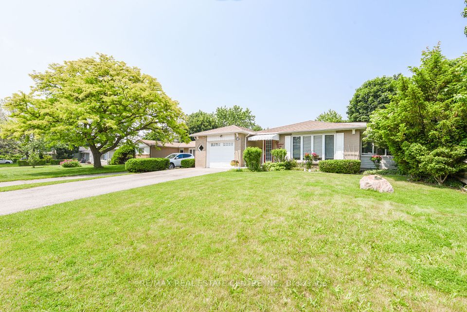 135 Folkstone Crescent