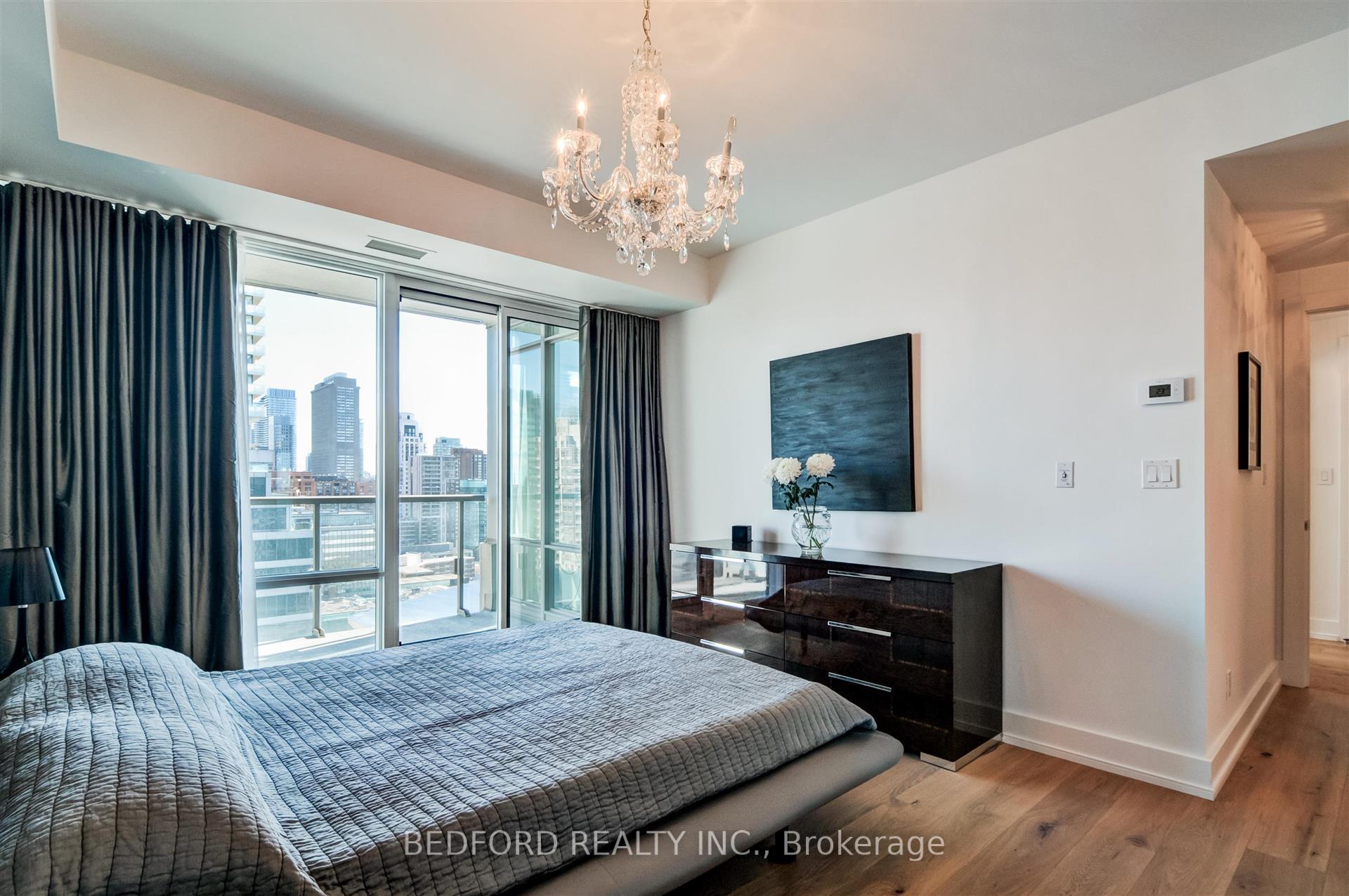 3 Bedrooms Condo at 1 Bedford,  Toronto For sale