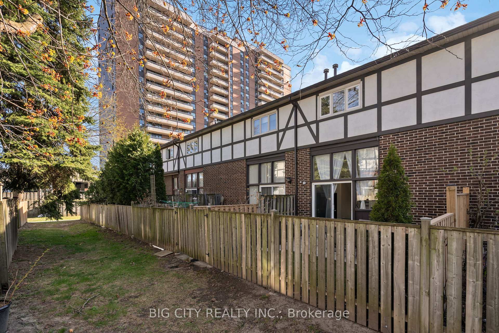 4 Bedrooms Condo at 321 Trudelle, Toronto For sale