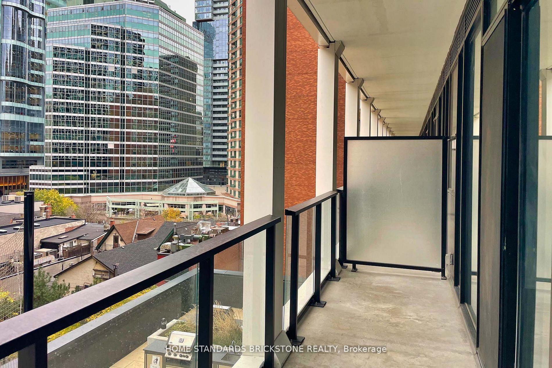 3 Bedrooms Condo at 20 Edward, Toronto For sale
