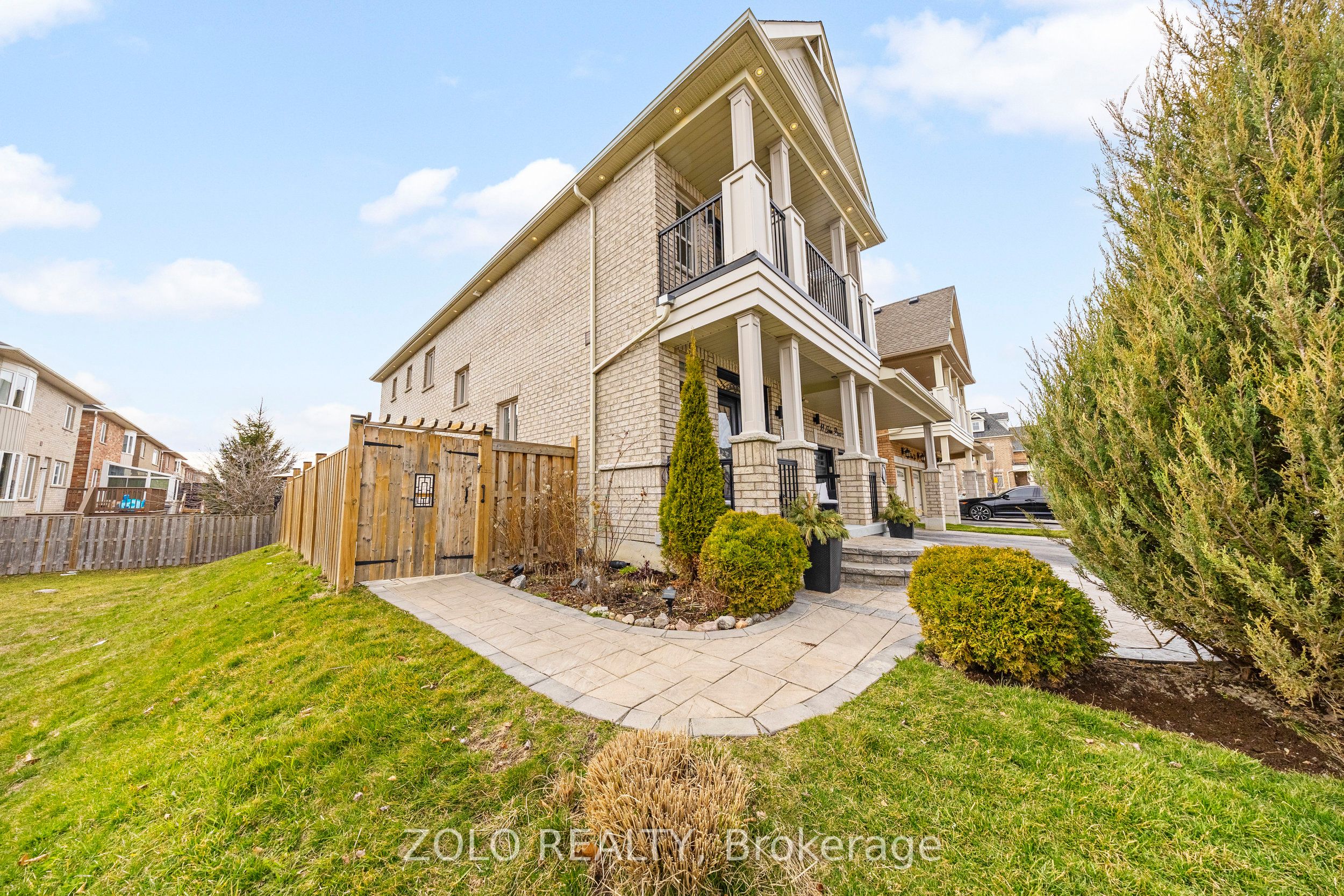 11 John Davis Gate, Whitchurch-Stouffville, ON L4A 1V5