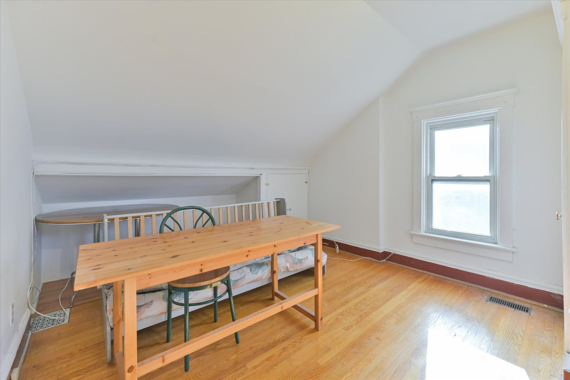 18 Barton Avenue