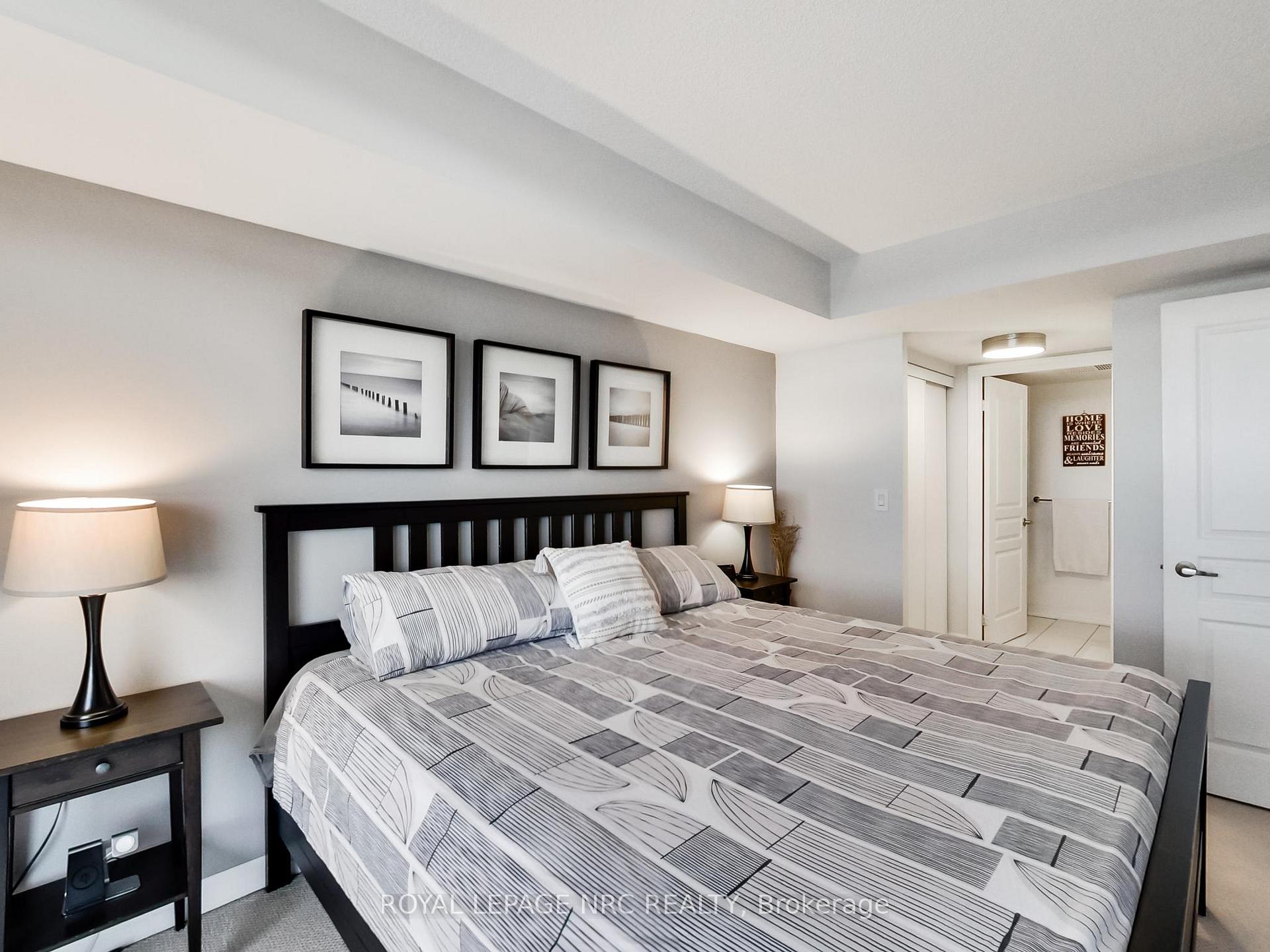 2 Bedrooms Co-op at 1940 Ironstone, Burlington For sale