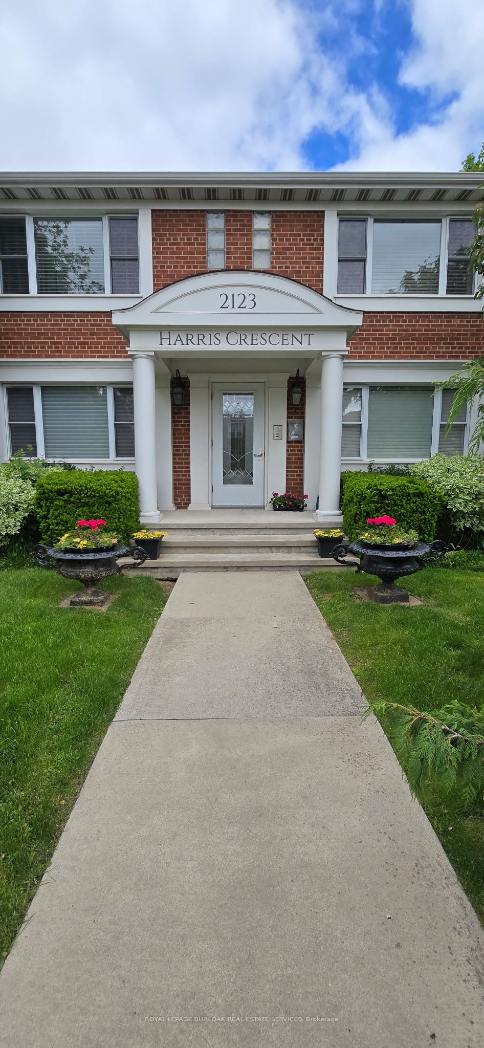 2123 Harris Crescent, #2