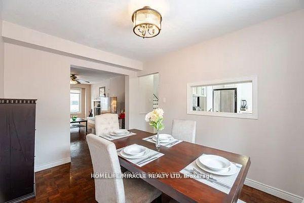 4 Bedrooms Condo at 7080 Copenhagen, Mississauga For sale