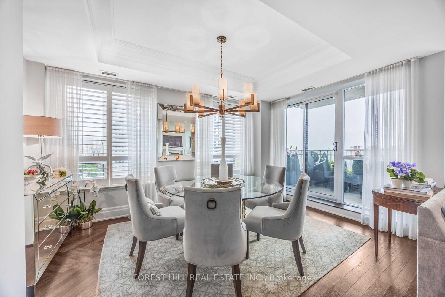 2 Bedrooms Condo at 155 St Clair, Toronto For sale