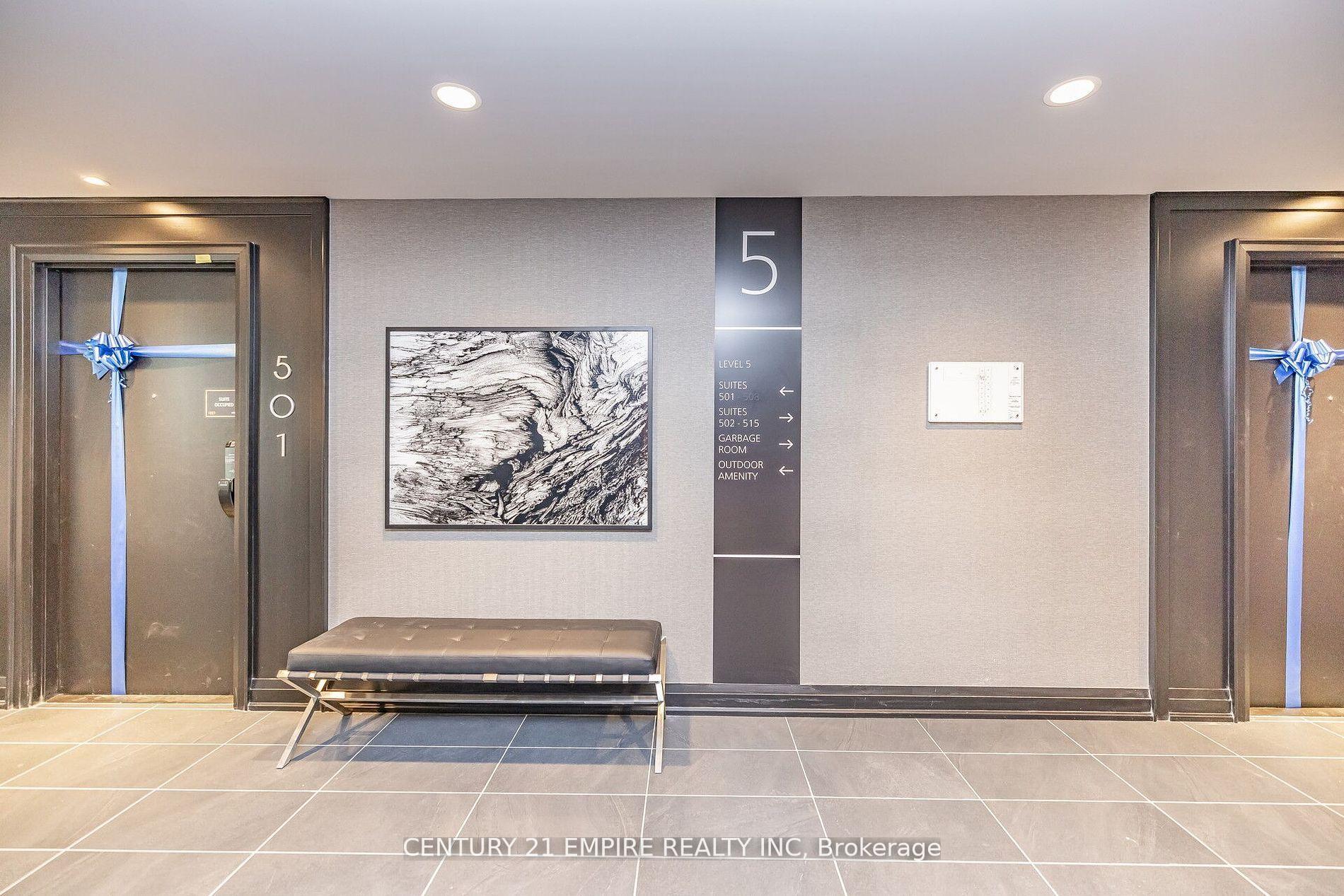 2 Bedrooms Condo at 95 Dundas,  Oakville For sale
