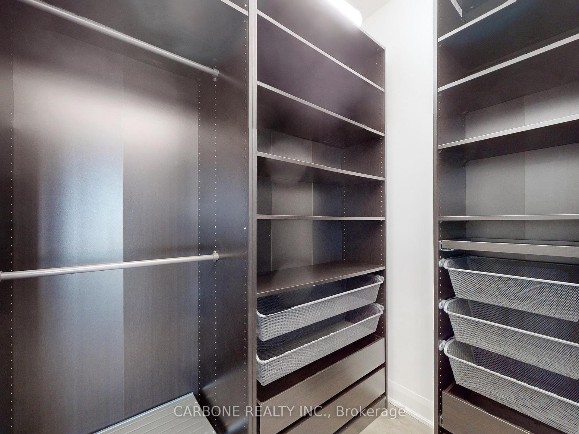 3 Bedrooms Condo at 2900 Hwy 7, Vaughan For sale