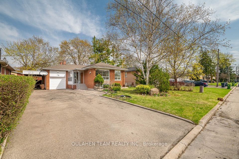 #Main - 19 Belleglade Court, Toronto, ON M9M 2W3