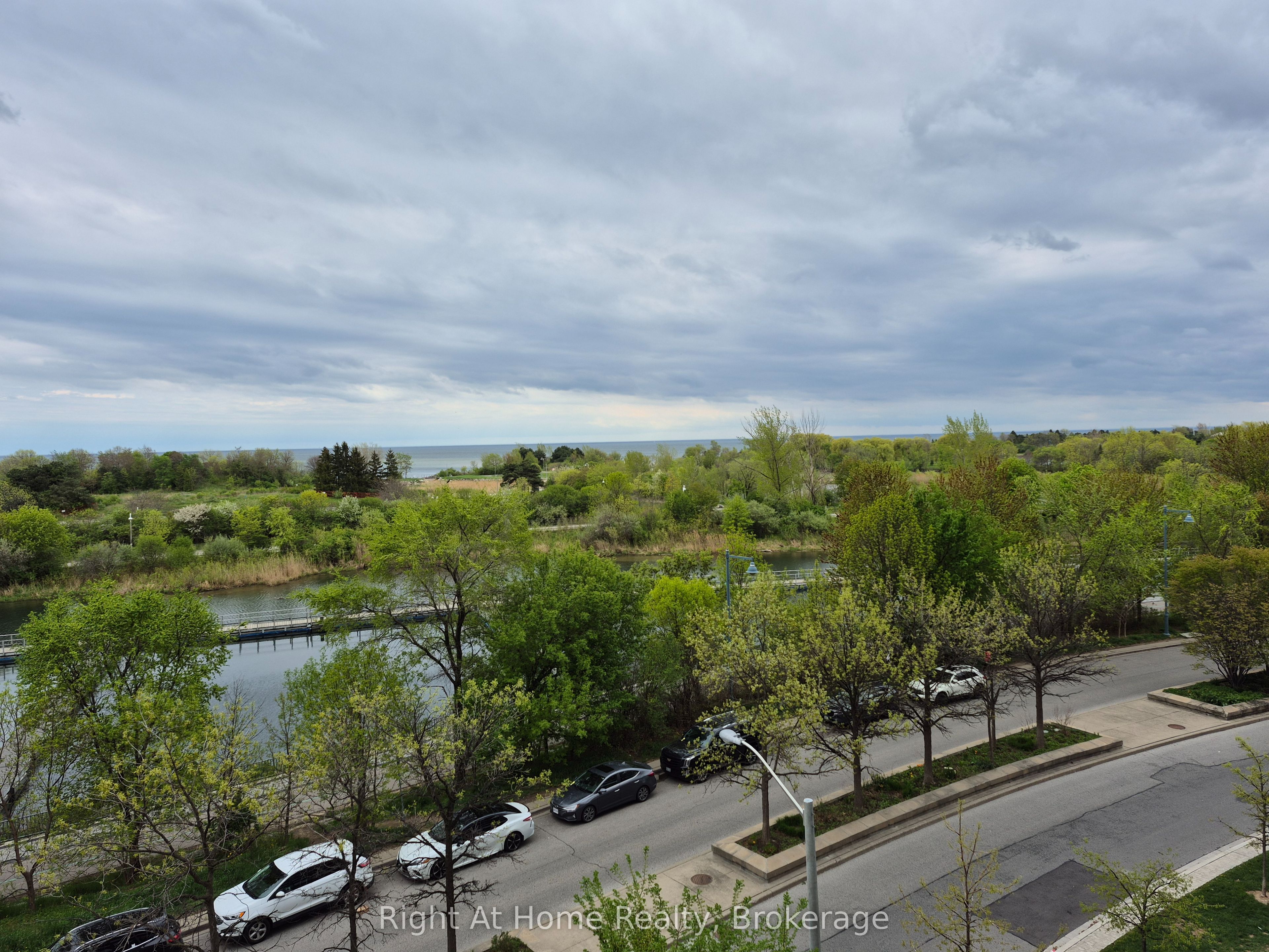 20 Shore Breeze Drive, #310