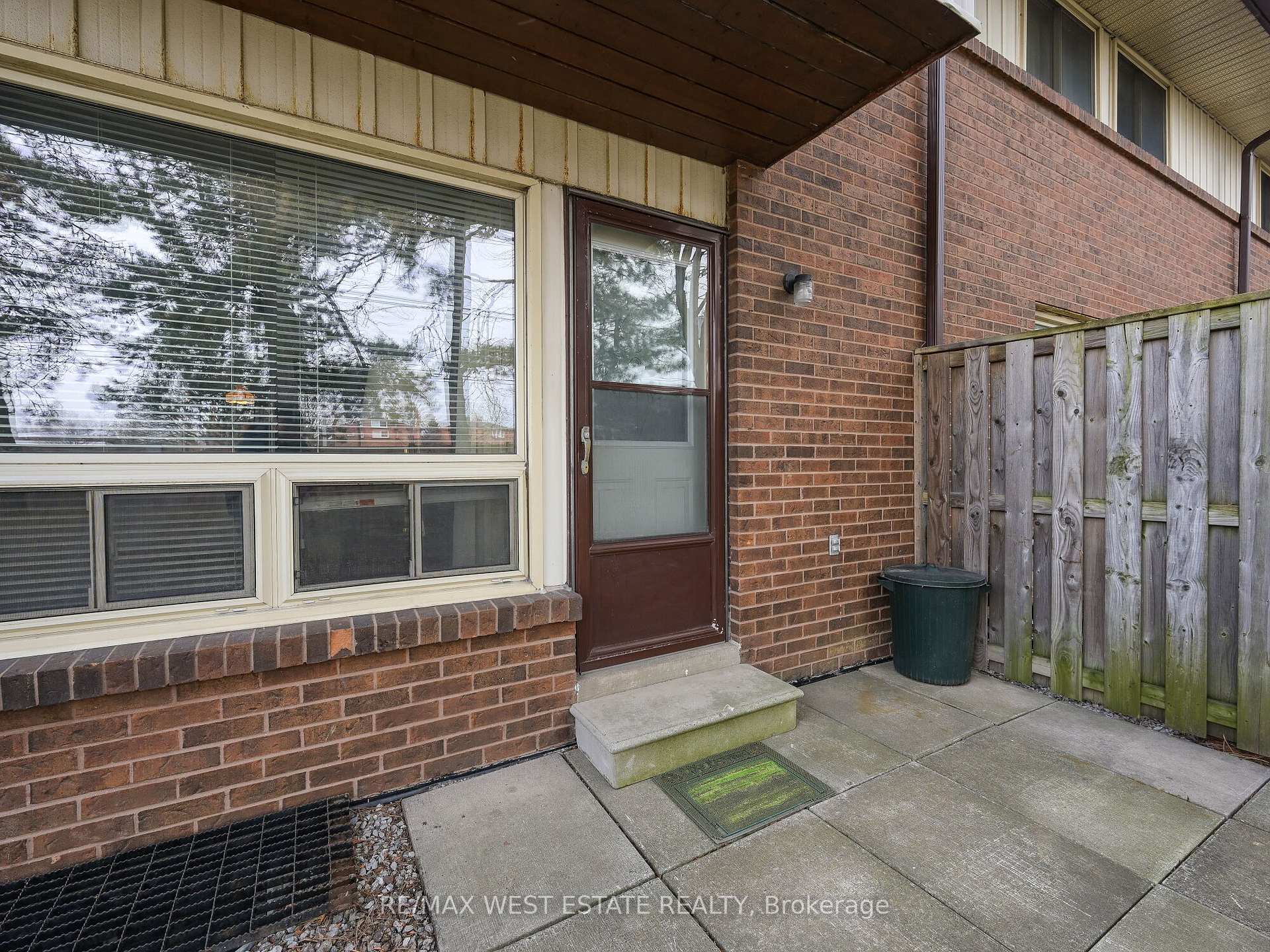 4 Bedrooms Condo at 3665 Flamewood,  Mississauga For sale