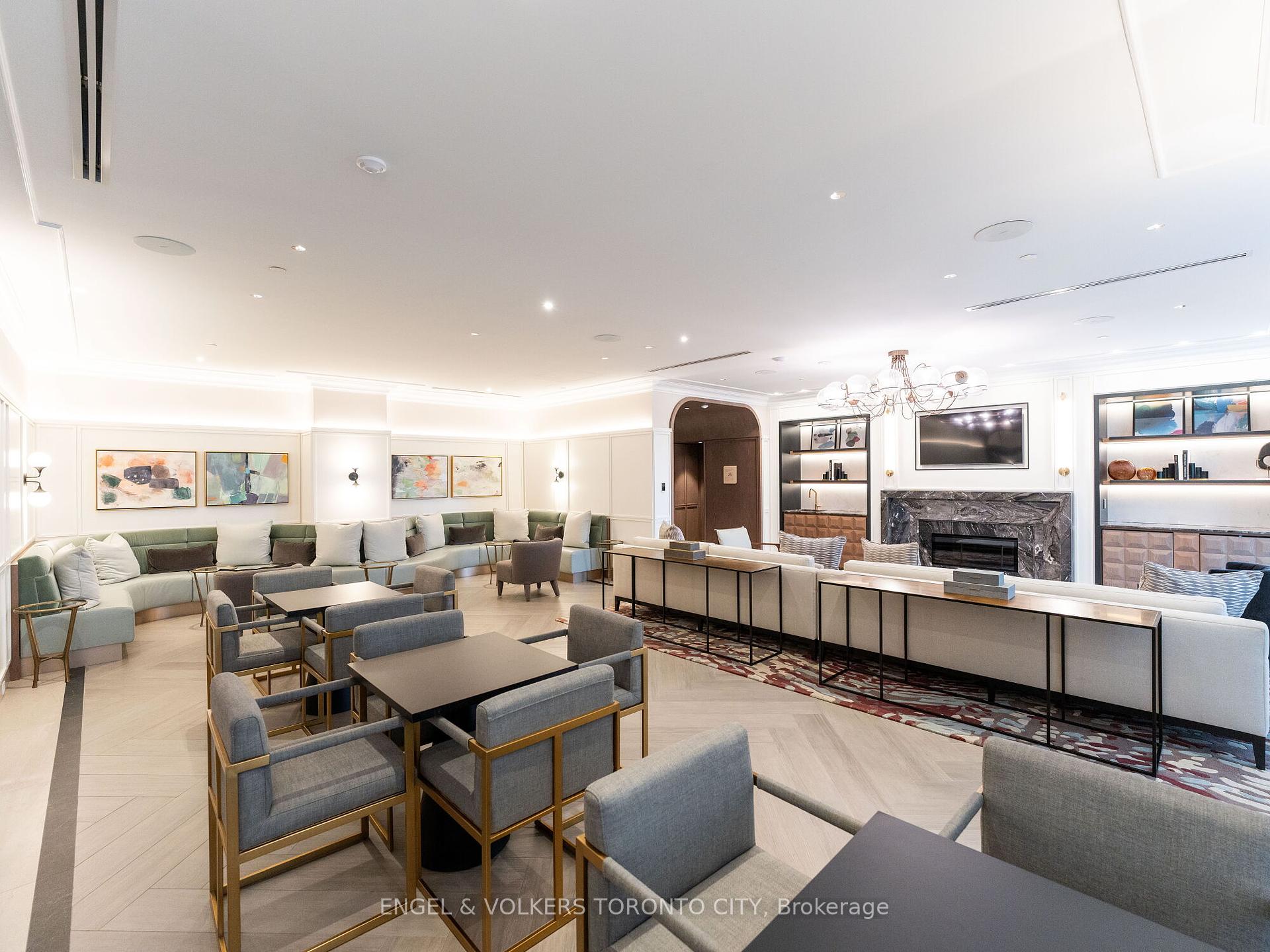 4 Bedrooms Condo at 30 Inn On The Park, Toronto For sale