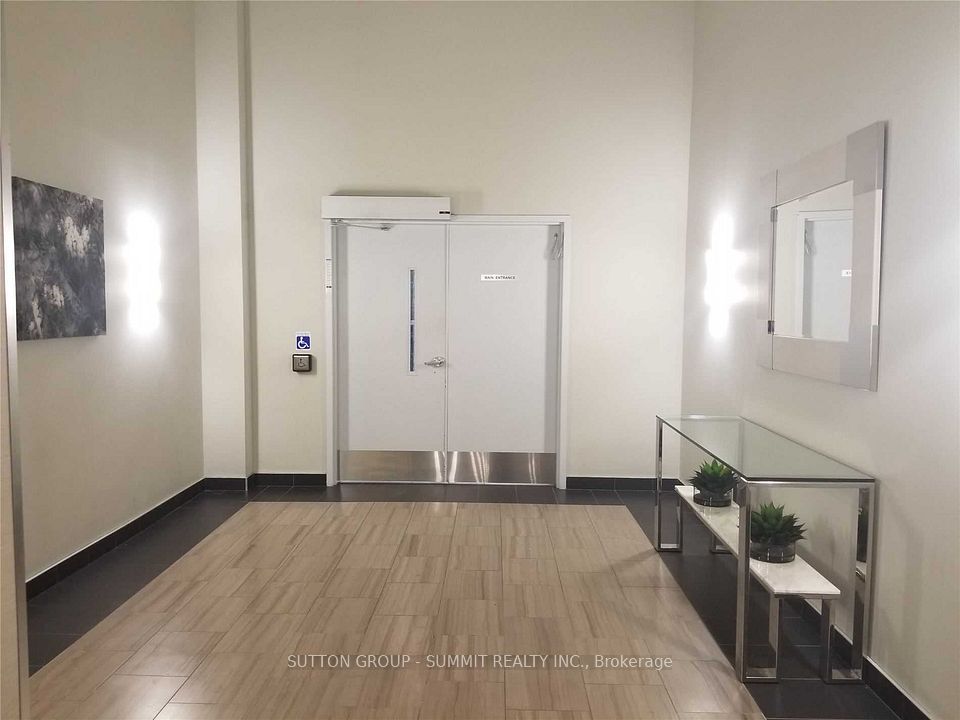 #813 - 12 Woodstream Boulevard, Vaughan, ON L4L 8C3