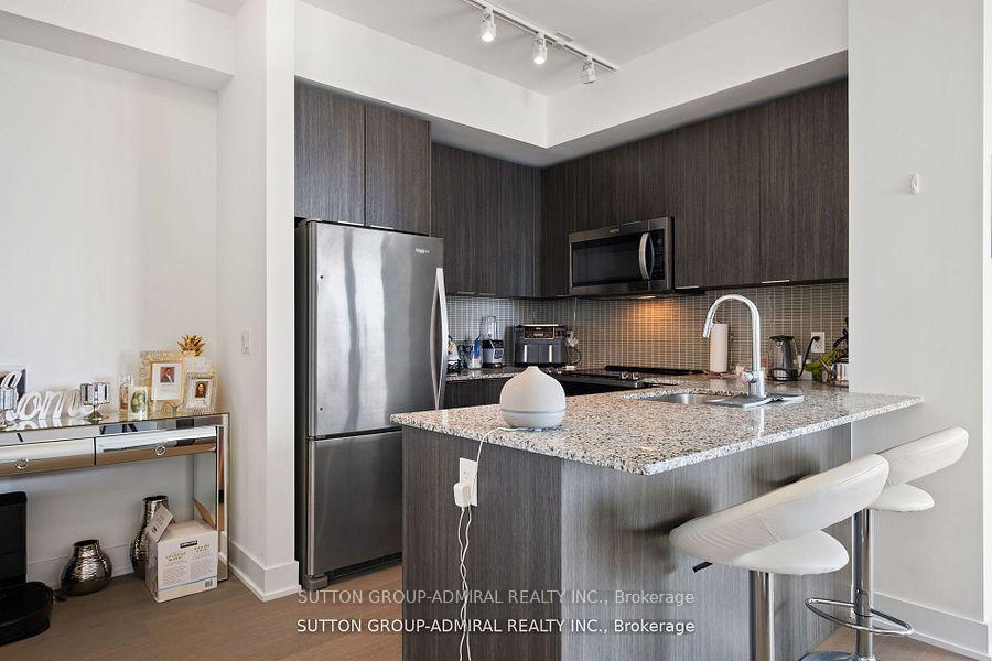 2 Bedrooms Condo at 30 Shore Breeze,  Toronto For sale