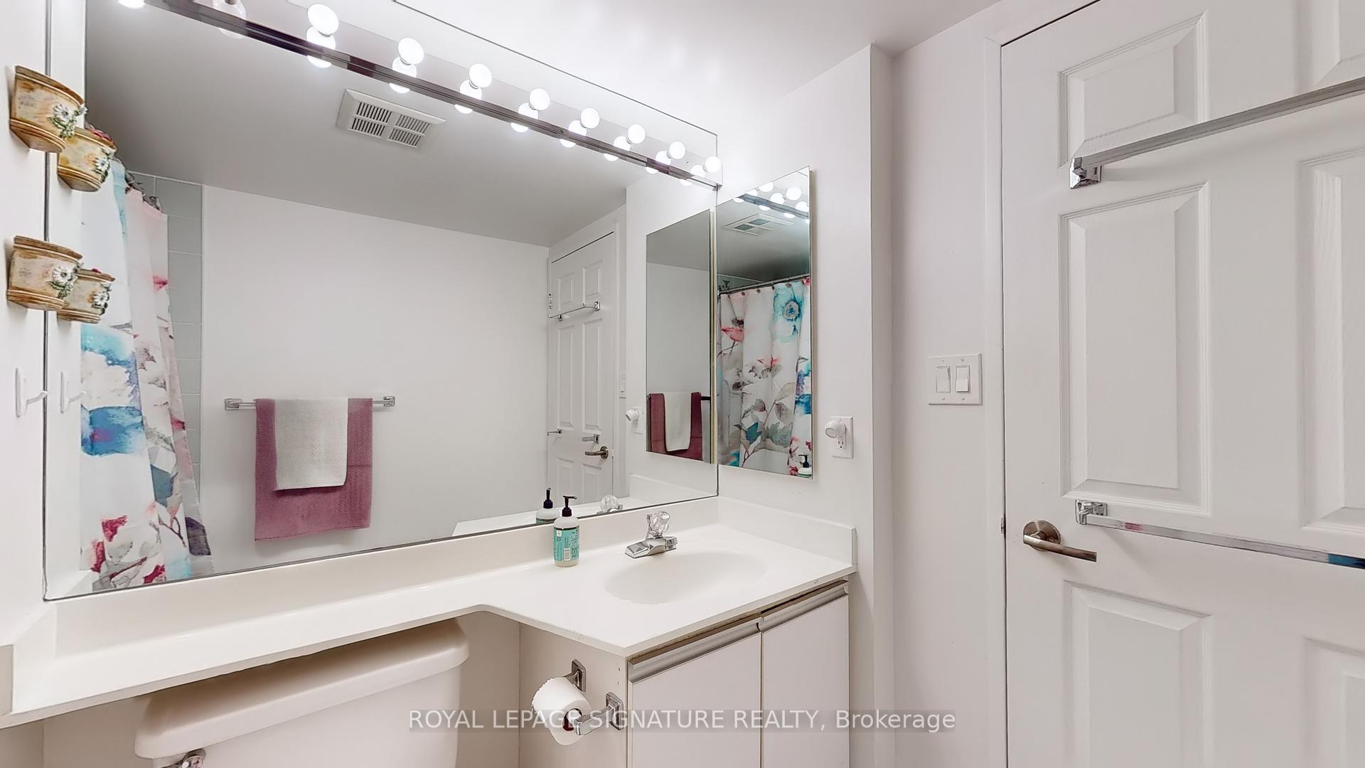 2 Bedrooms Condo at 3605 Kariya, Mississauga For sale