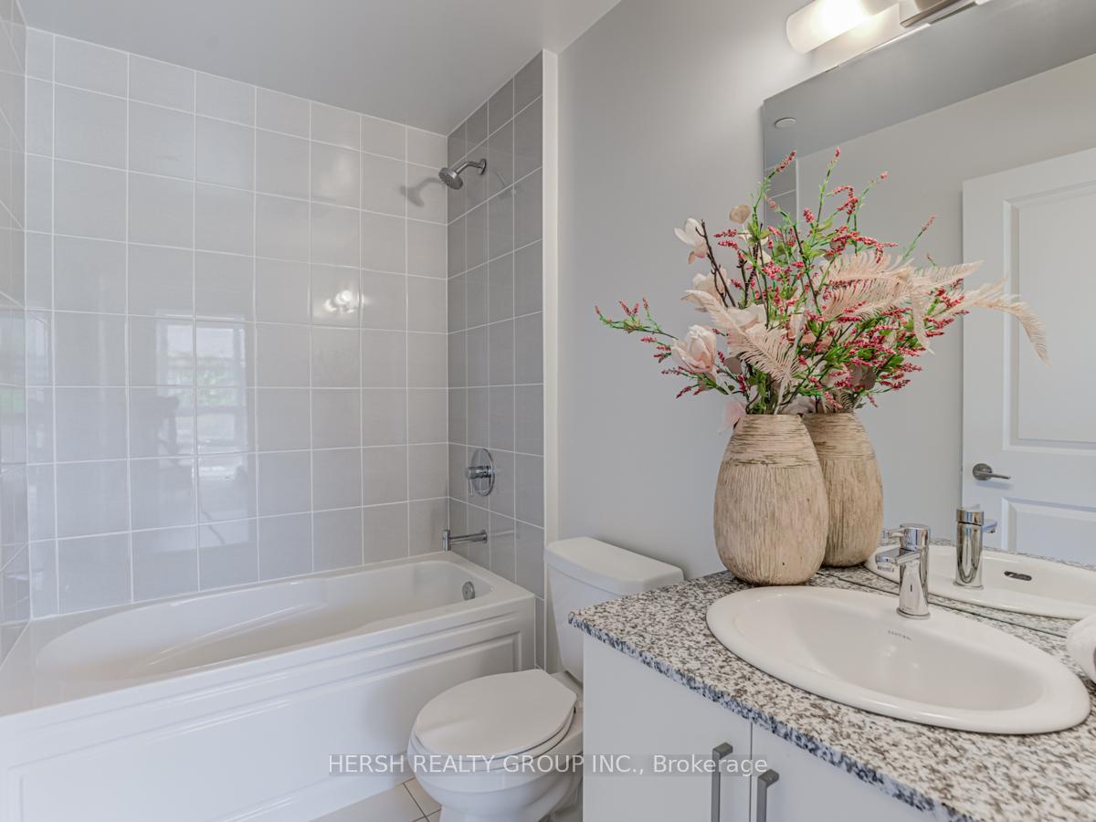 3 Bedrooms Condo at 10 Meadowglen,  Toronto For sale