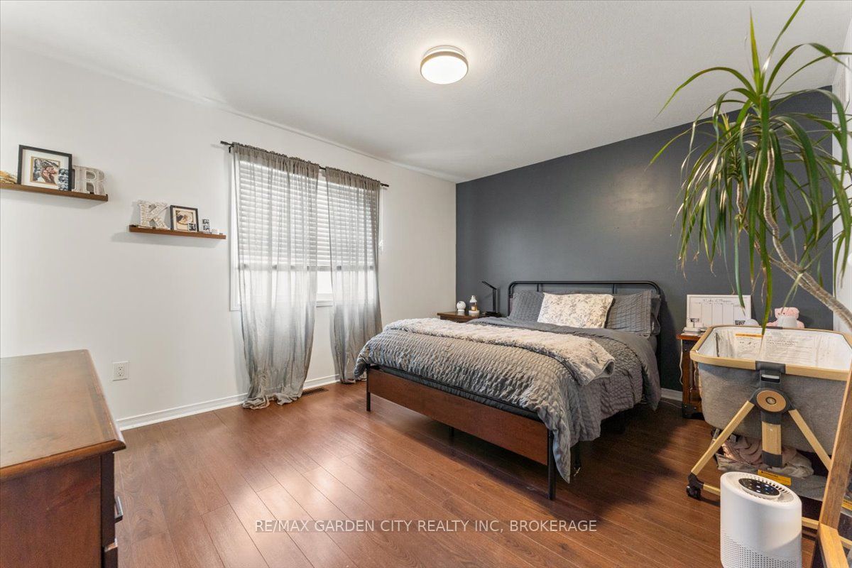 8648 DOGWOOD Crescent