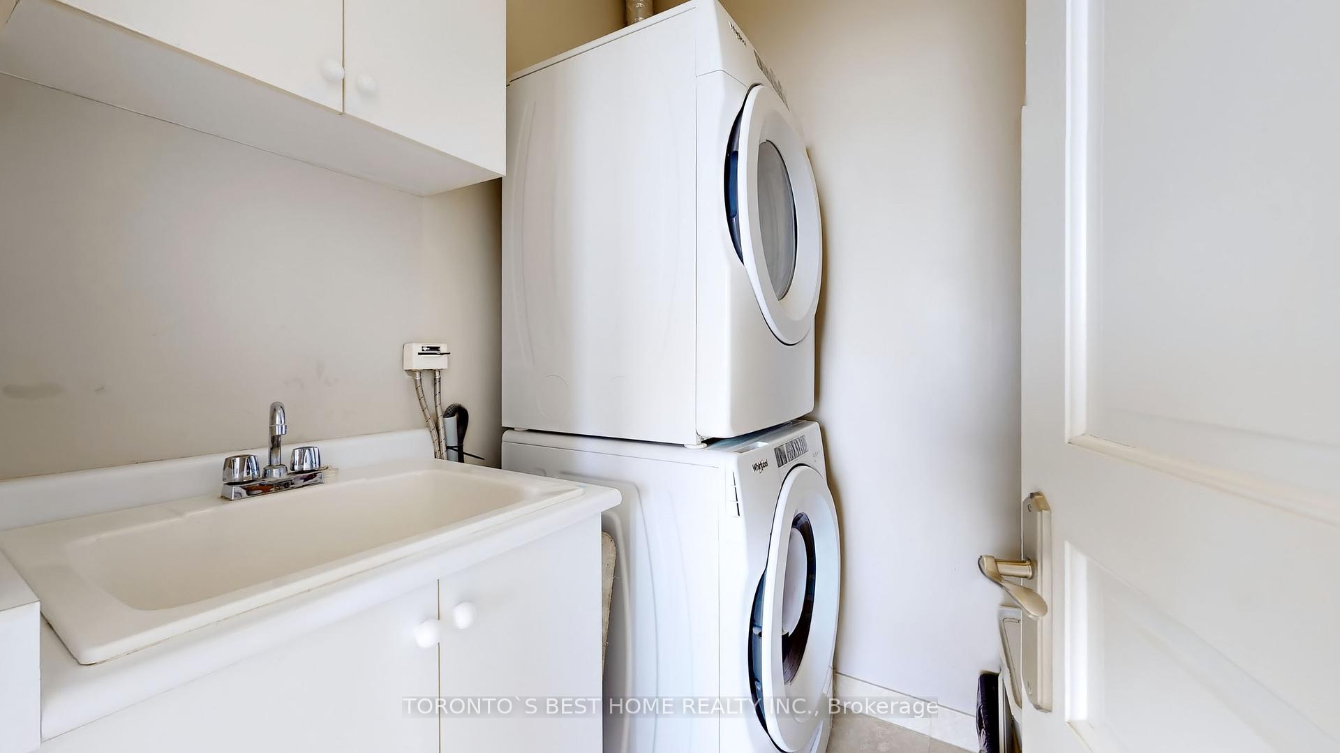 3 Bedrooms Condo at 80 Harrison Garden,  Toronto For sale