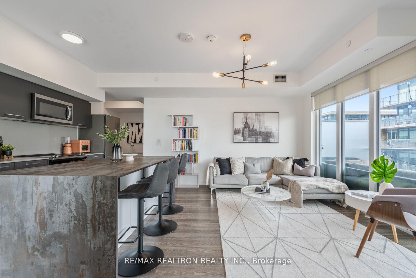 3 Bedrooms Condo at 25 Baseball, Toronto For sale