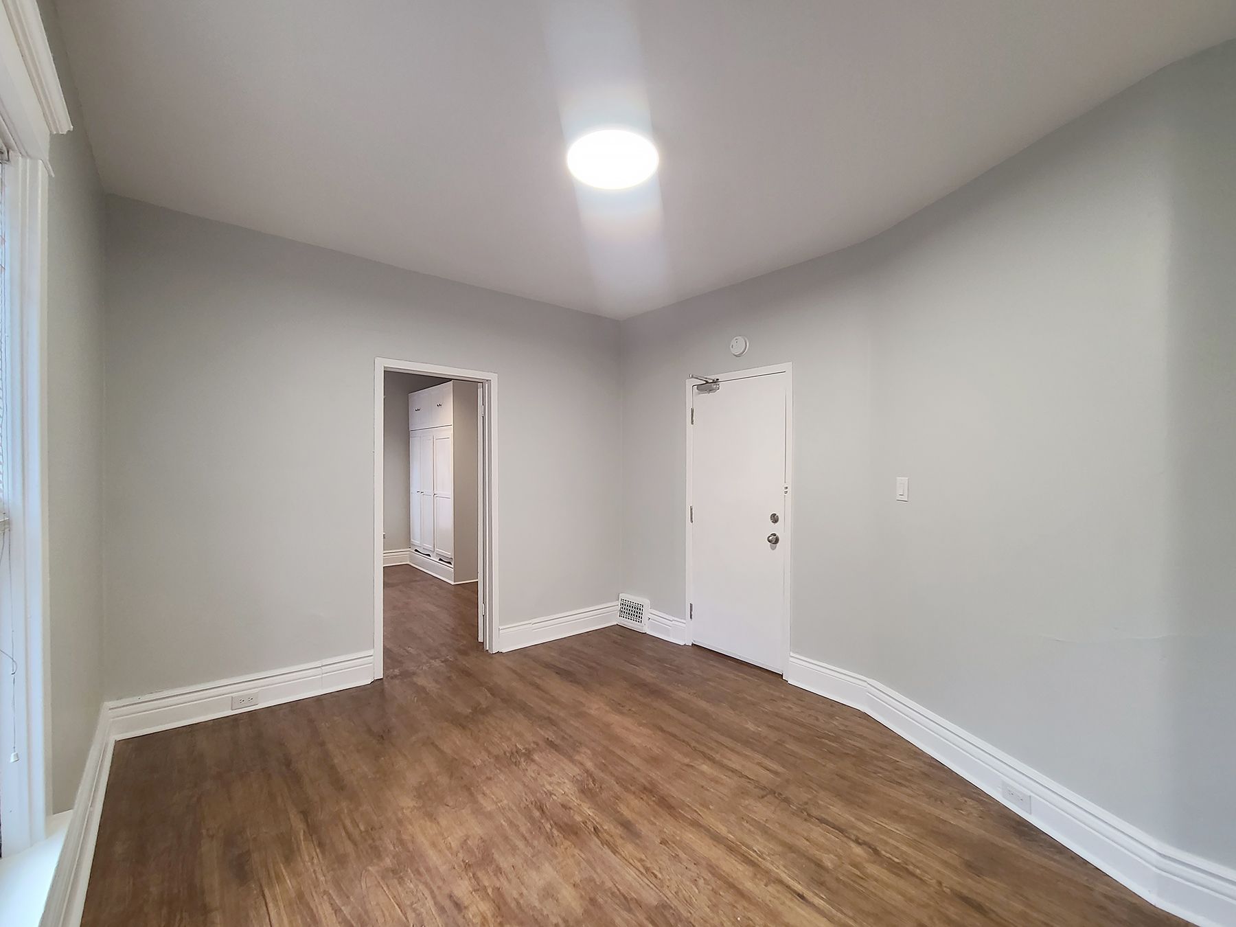 1450 Dundas Street E Main