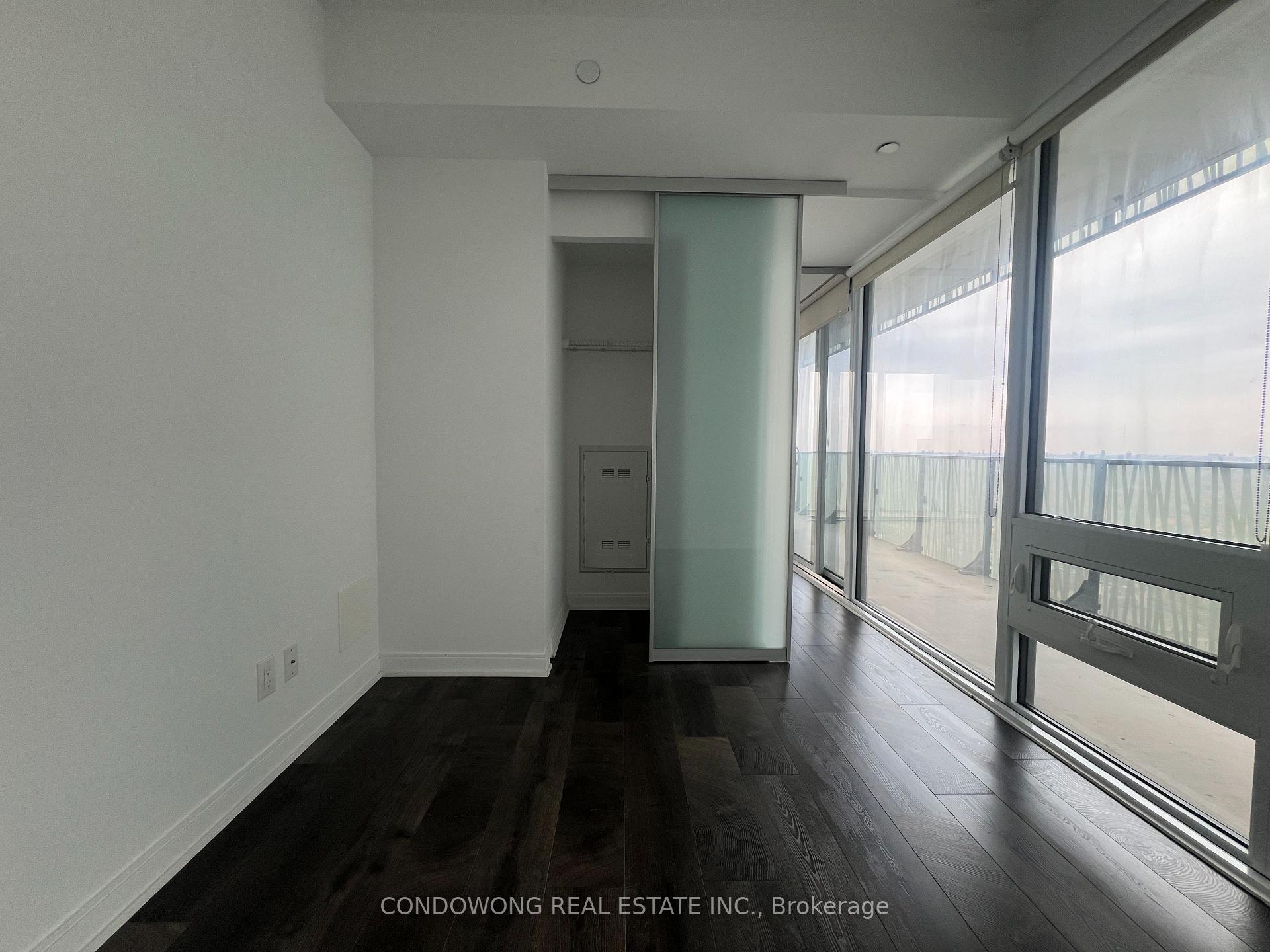 2 Bedrooms Condo at 42 Charles, Toronto For sale