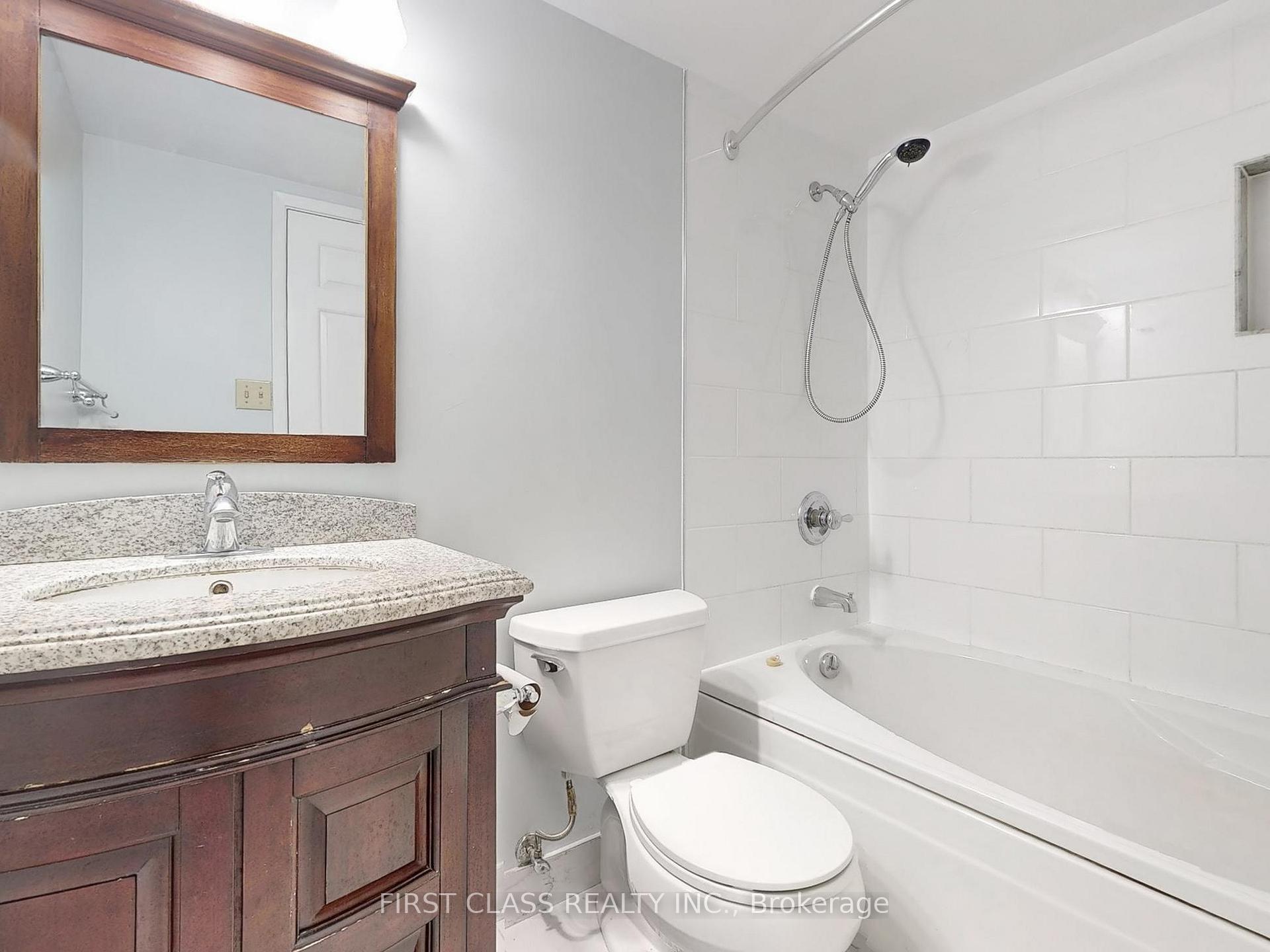 3 Bedrooms Condo at 717 Bay, Toronto For sale