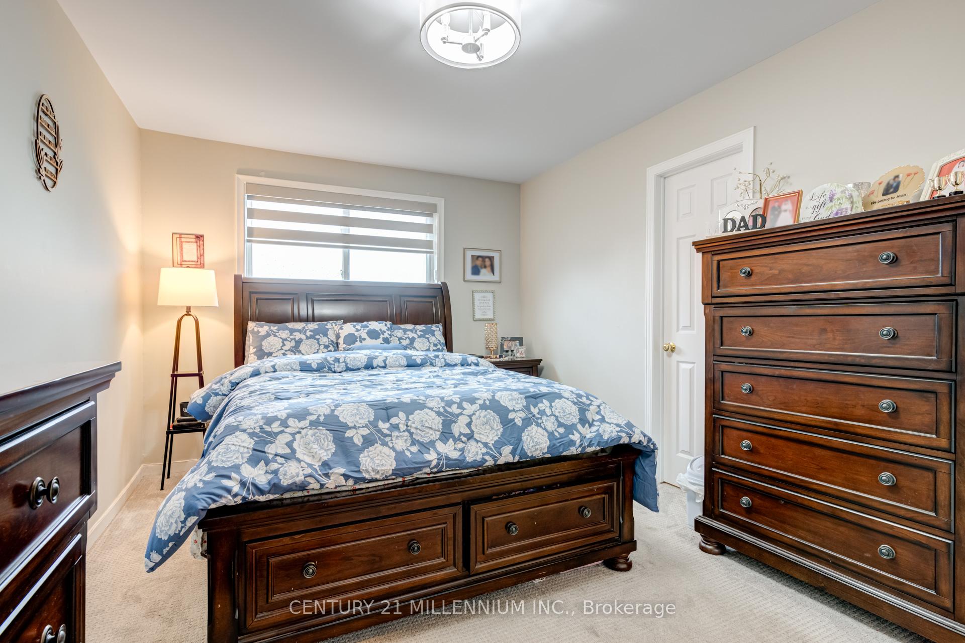 3 Bedrooms Condo at 1536 Sixth, Oakville For sale