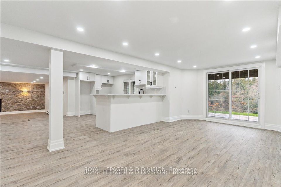 Bar or second kitchen with breakfast bar