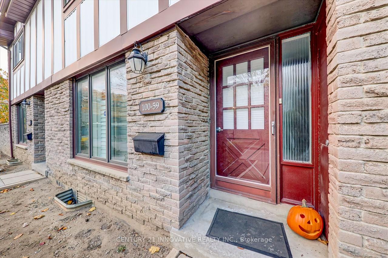 4 Bedrooms Condo at 100 Burrows Hall,  Toronto For sale