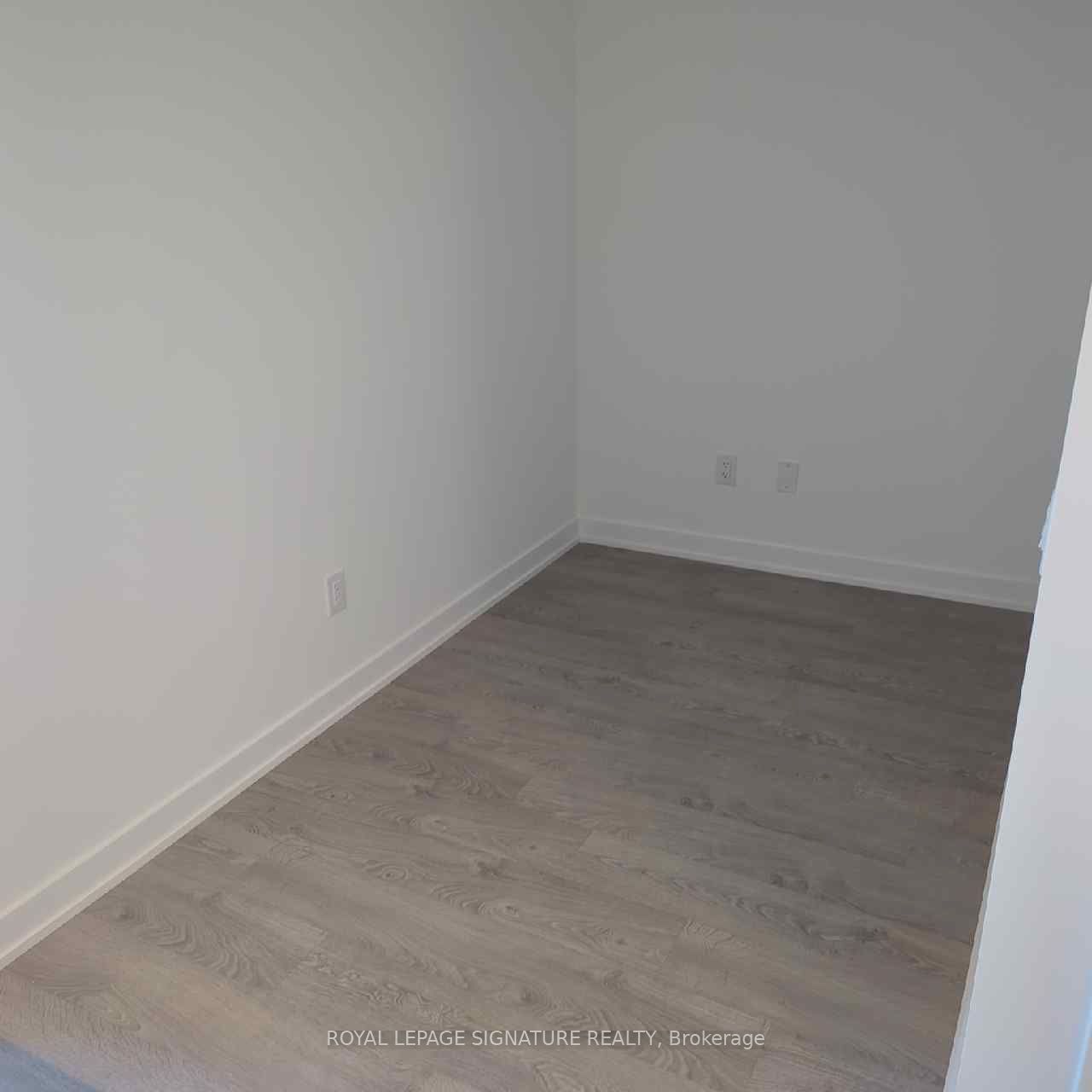 215 Lakeshore Road W, #334