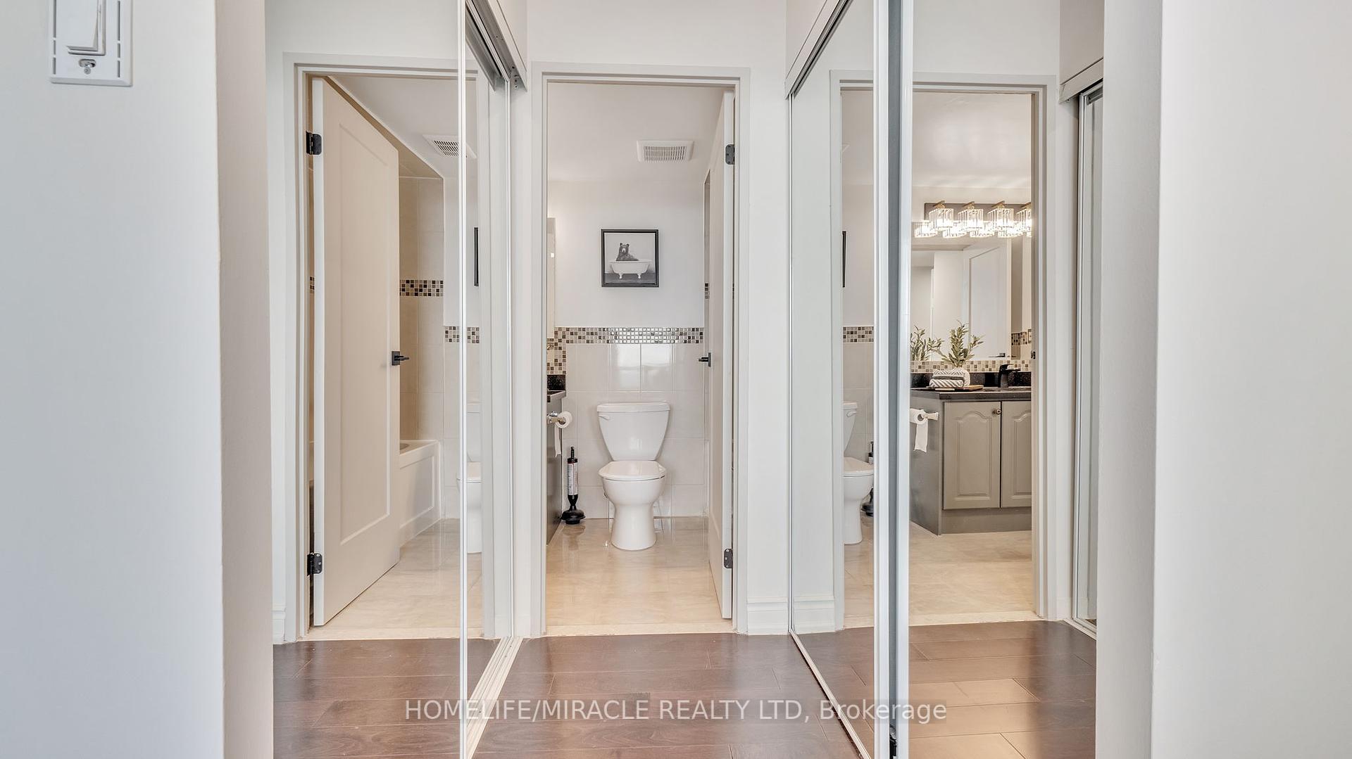 3 Bedrooms Condo at 550 Webb, Mississauga For sale