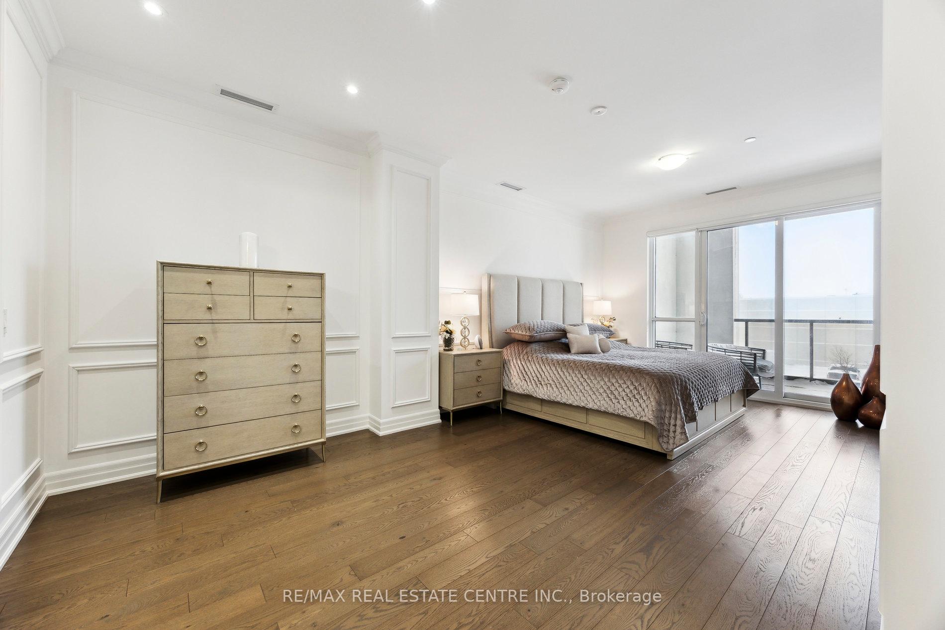 3 Bedrooms Condo at 9075 Jane,  Vaughan For sale