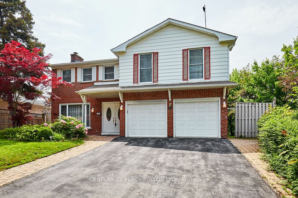 40 Farmview Crescent, Toronto, ON M2J 1G4