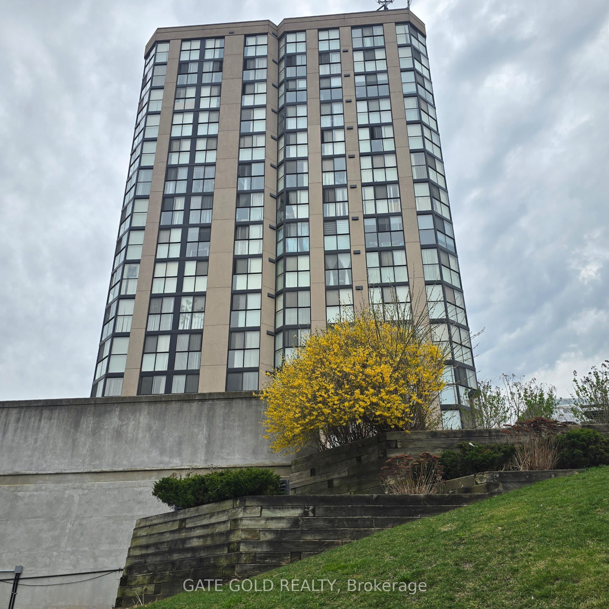 600 Rexdale Boulevard, #LPH2