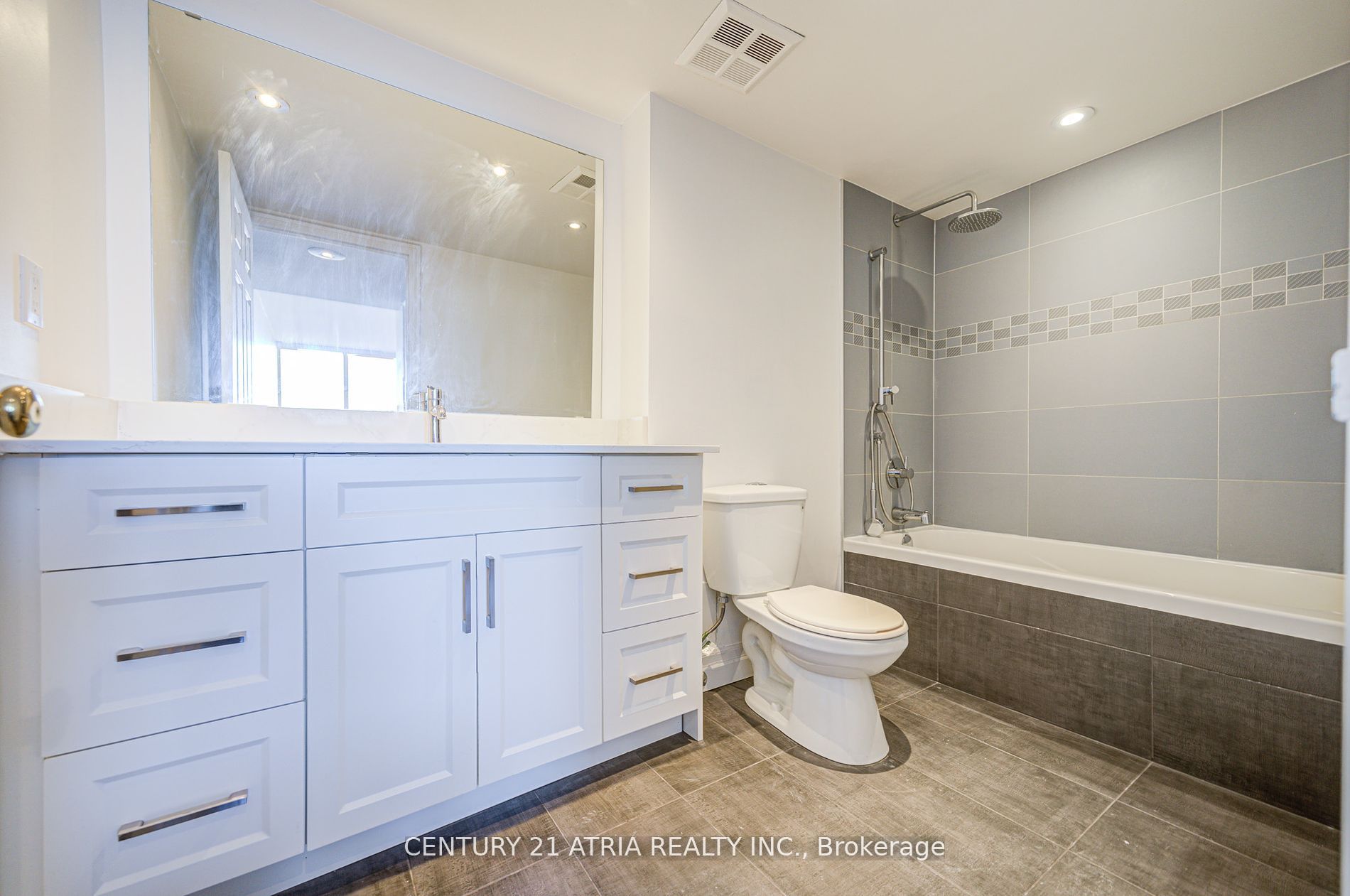 1360 Rathburn Road E, #1505