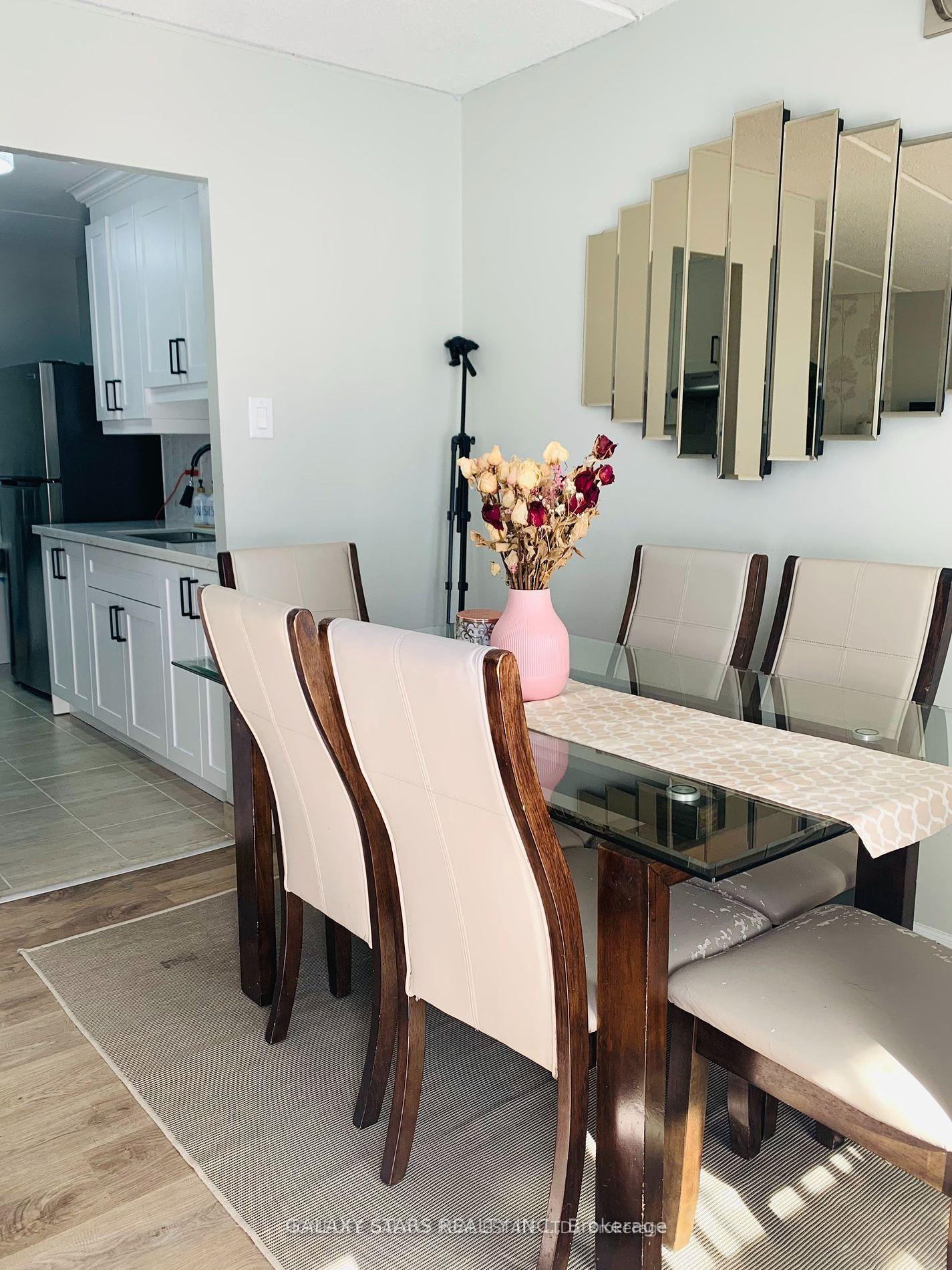 2 Bedrooms Condo at 2 Glamorgan,  Toronto For sale