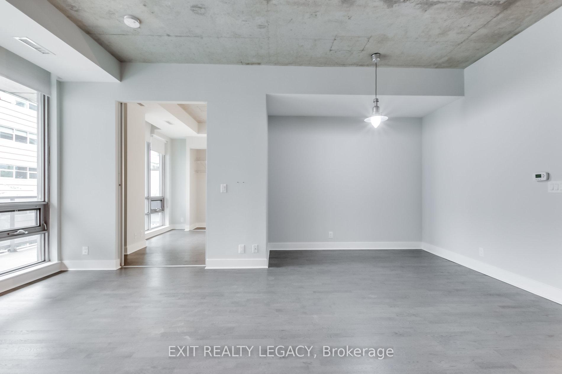 1 Bedroom Condo at 399 Adelaide,  Toronto For sale