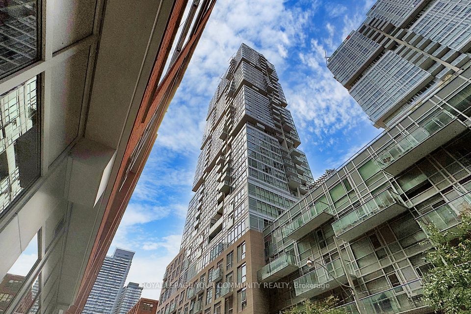 #408 - 30 Nelson Street, Toronto, ON M5V 0H5
