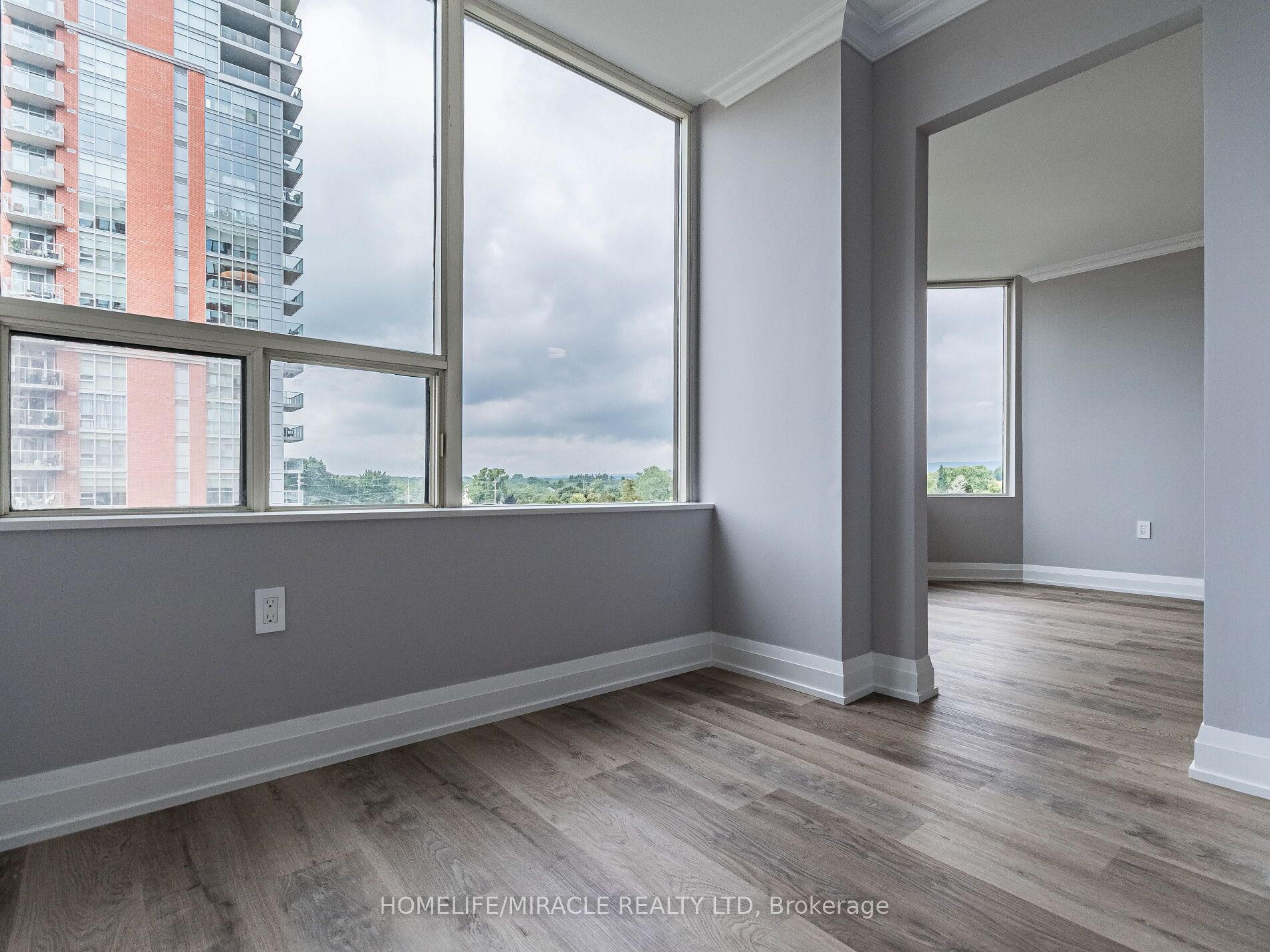1270 Maple Crossing Boulevard, #604