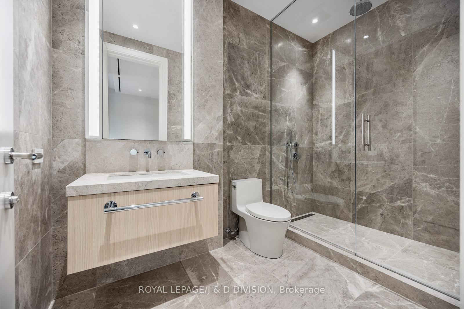 2 Bedrooms Condo at 7 Dale,  Toronto For sale