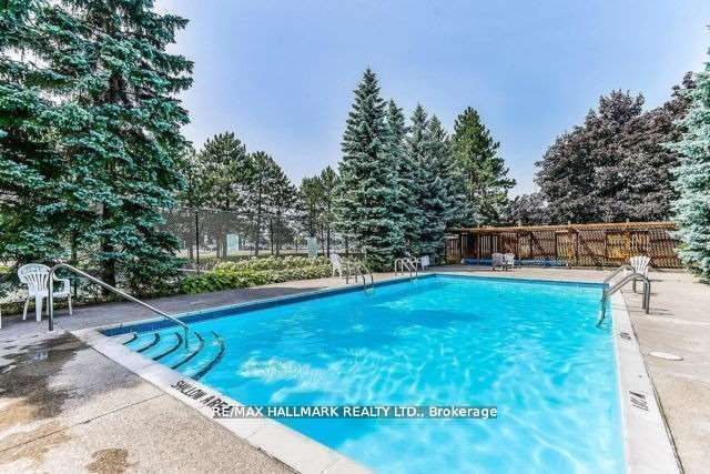 Stunning Outdoor Swimming Pool