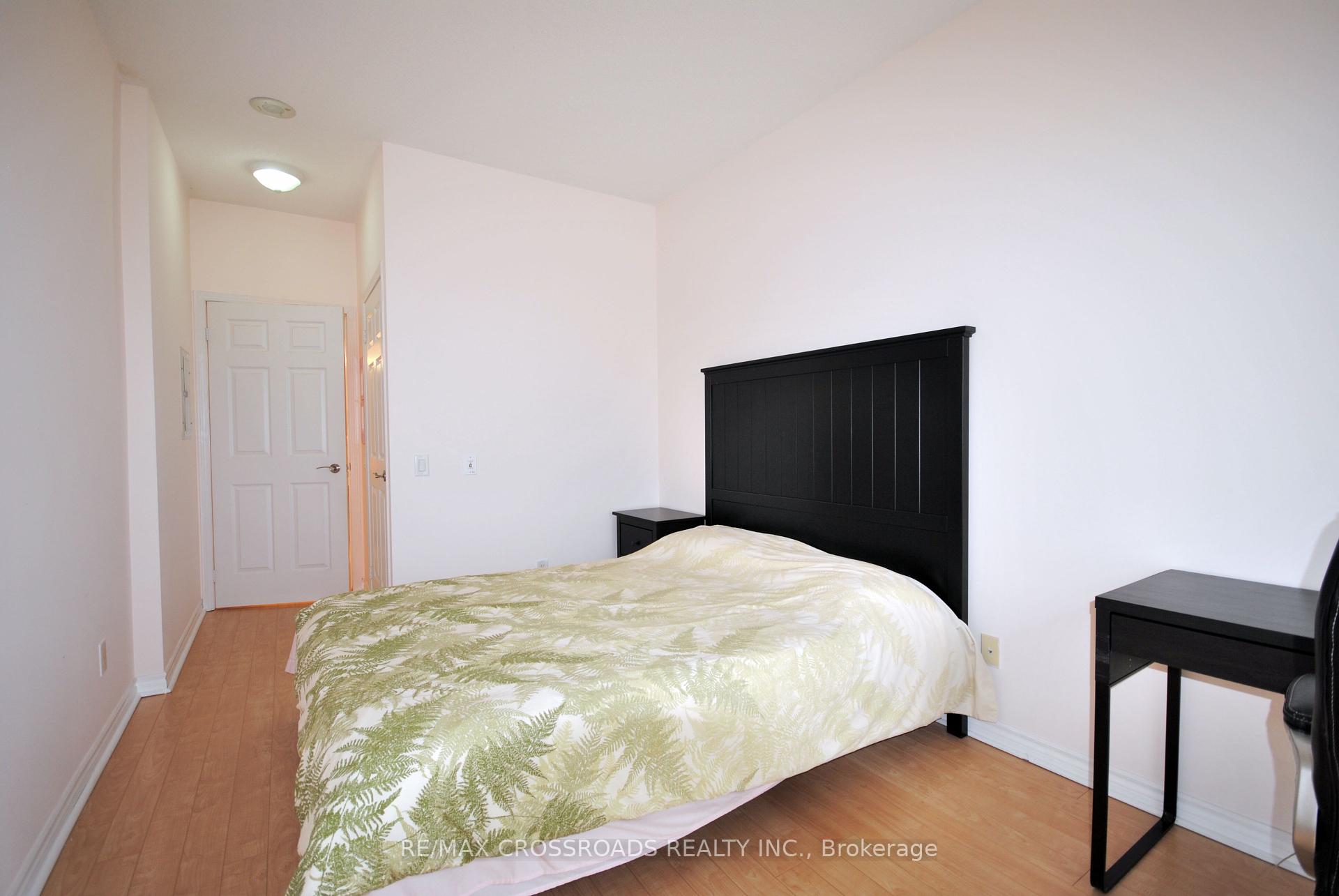 1 Bedroom Condo at 8 Mondeo, Toronto For sale