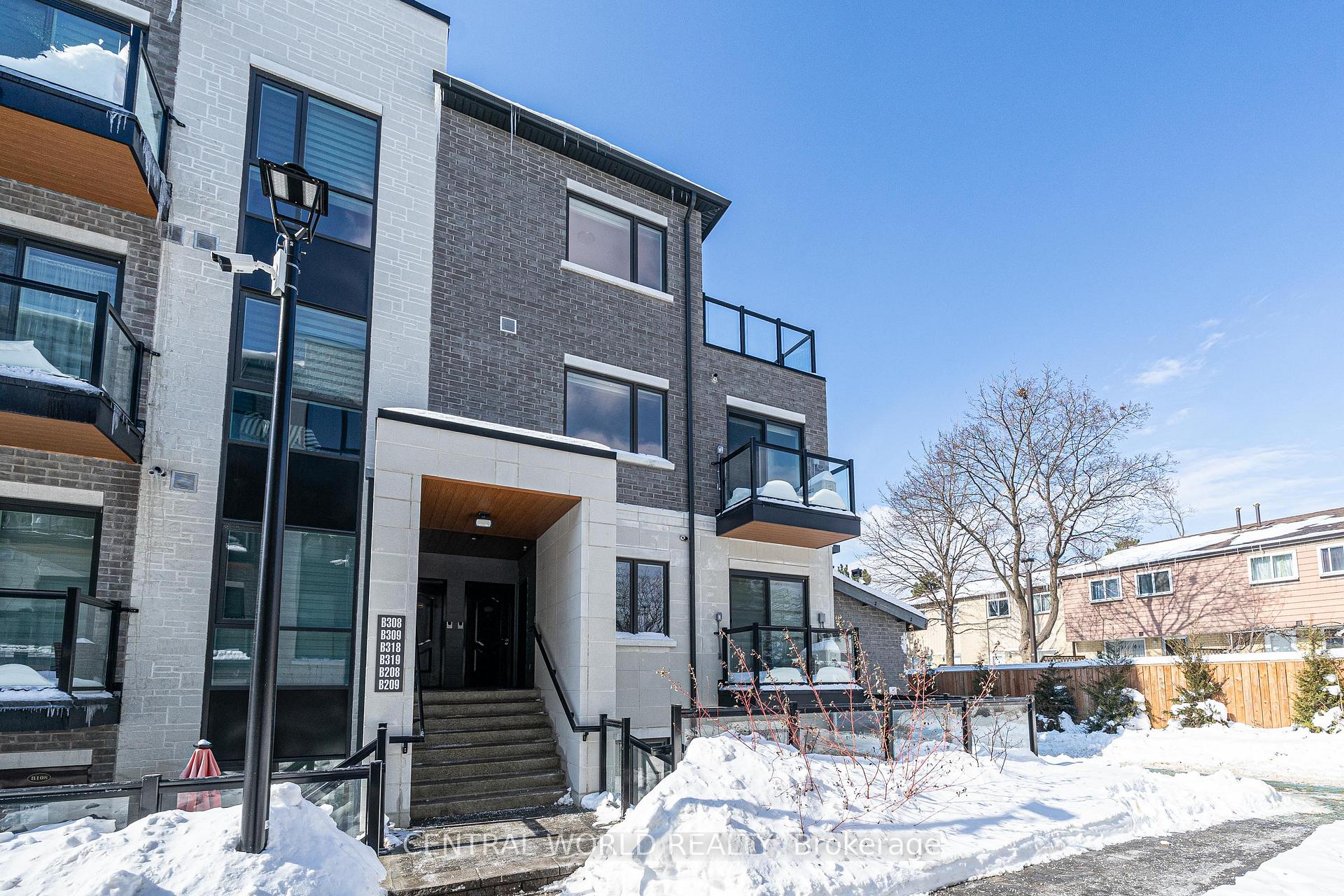 2 Bedrooms Condo at 50 Morecambe, Toronto For sale