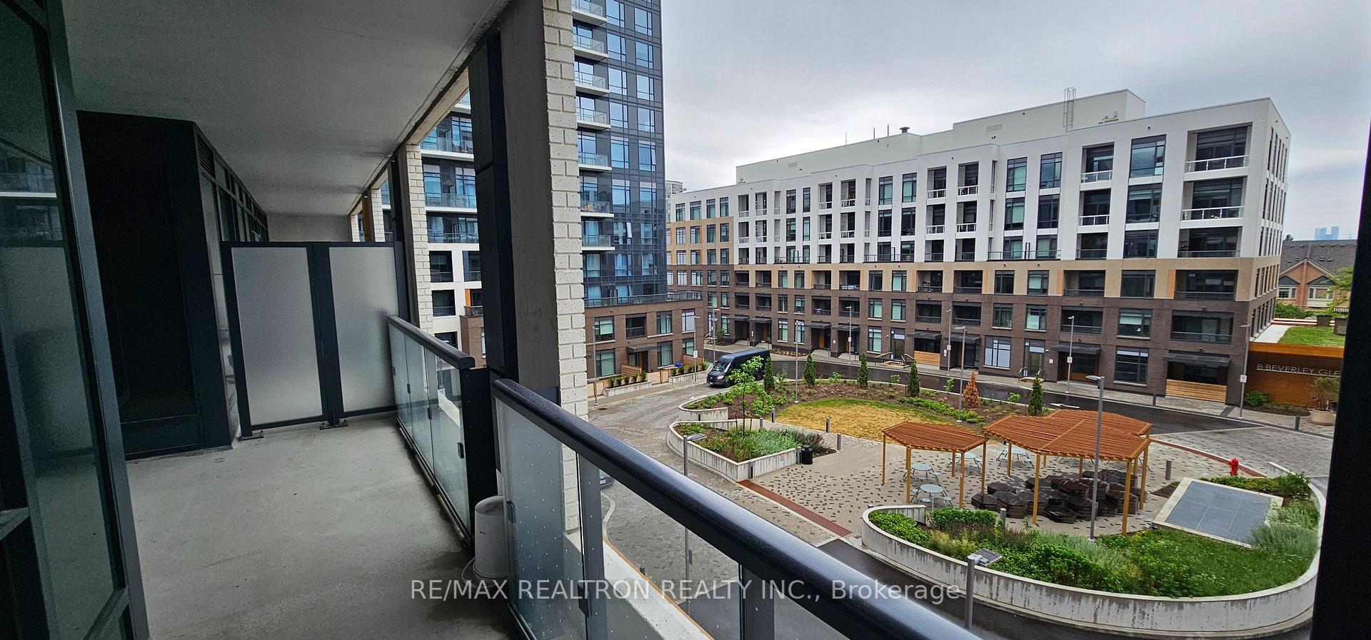 1 Bedroom Condo at 7950 Bathurst, Vaughan For sale