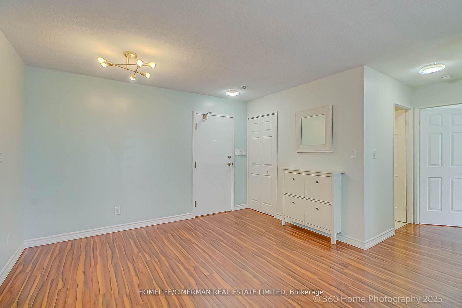 2 Bedrooms Condo at 20 Southport, Toronto For sale