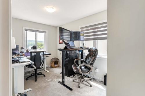 2 Bedrooms Condo at 40 Zinfendel, Hamilton For sale
