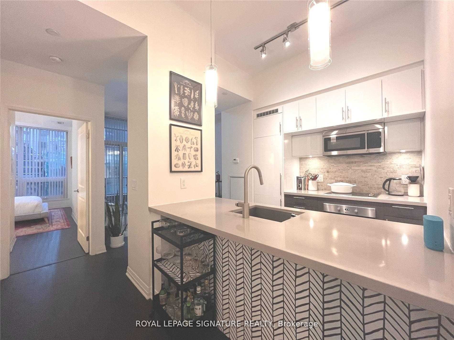 8 Mercer Street, #211